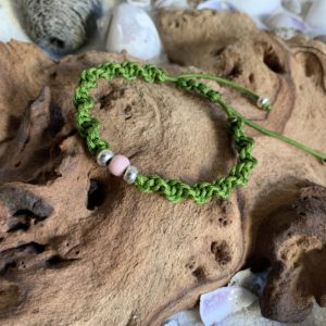 Makramee´-Armband mit einer Porzellanperle