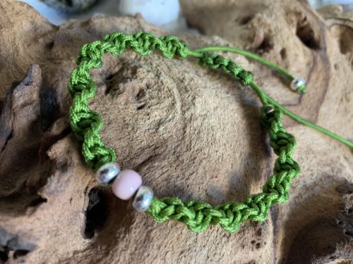 Makramee´-Armband mit einer Porzellanperle – Bild 2