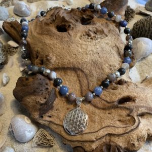 Herrenkette mit Achat, Gabbro, Blauquarz und einem Sterlingsilber Blume des Lebens-Anhänger