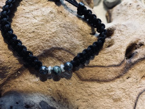 Makramee`-Armband mit Naturstein- und Sterlingsilberperlen – Bild 3