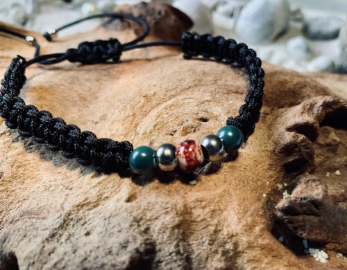 Makramee`-Armband mit Porzellanperlen – Bild 3